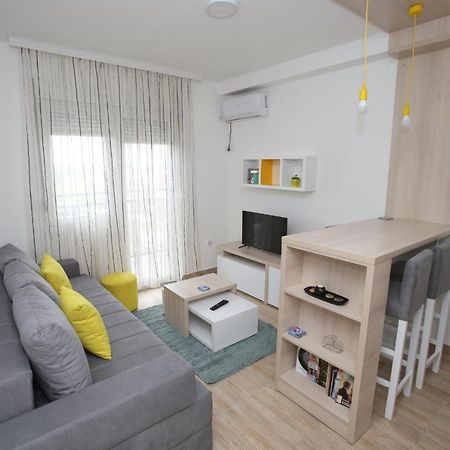 Fast Sleep & Go 3 Apartment Парачин Екстериор снимка
