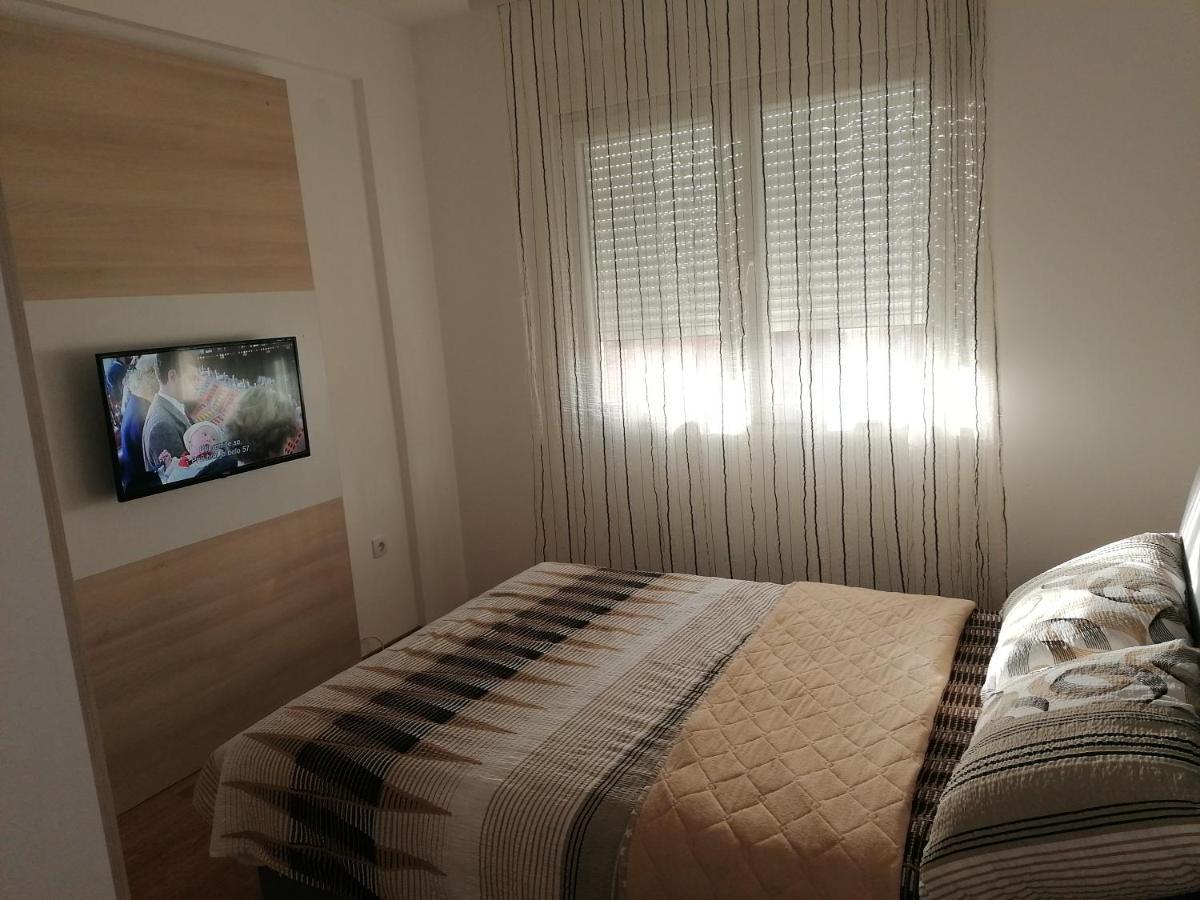 Fast Sleep & Go 3 Apartment Парачин Екстериор снимка