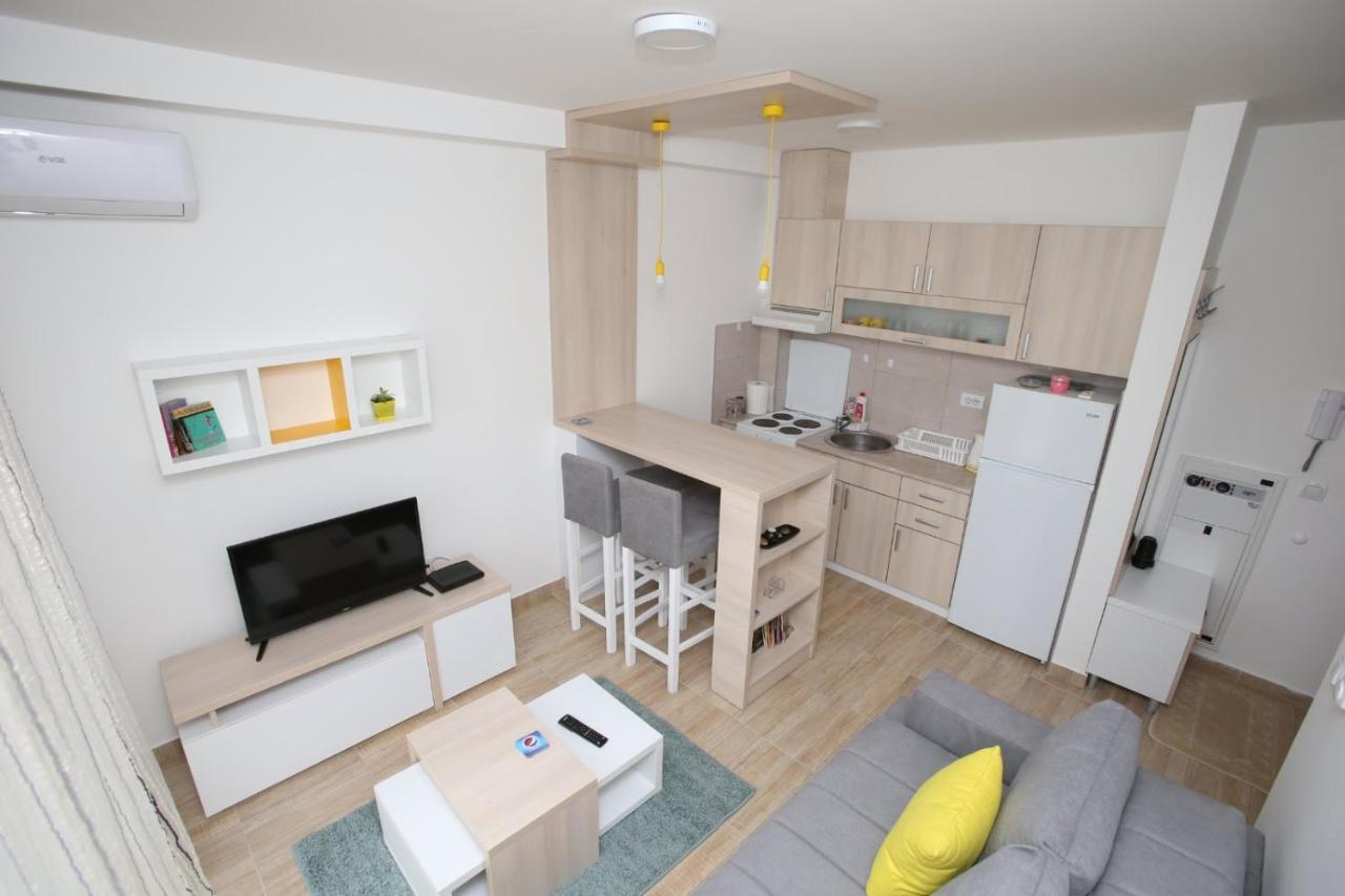 Fast Sleep & Go 3 Apartment Парачин Екстериор снимка